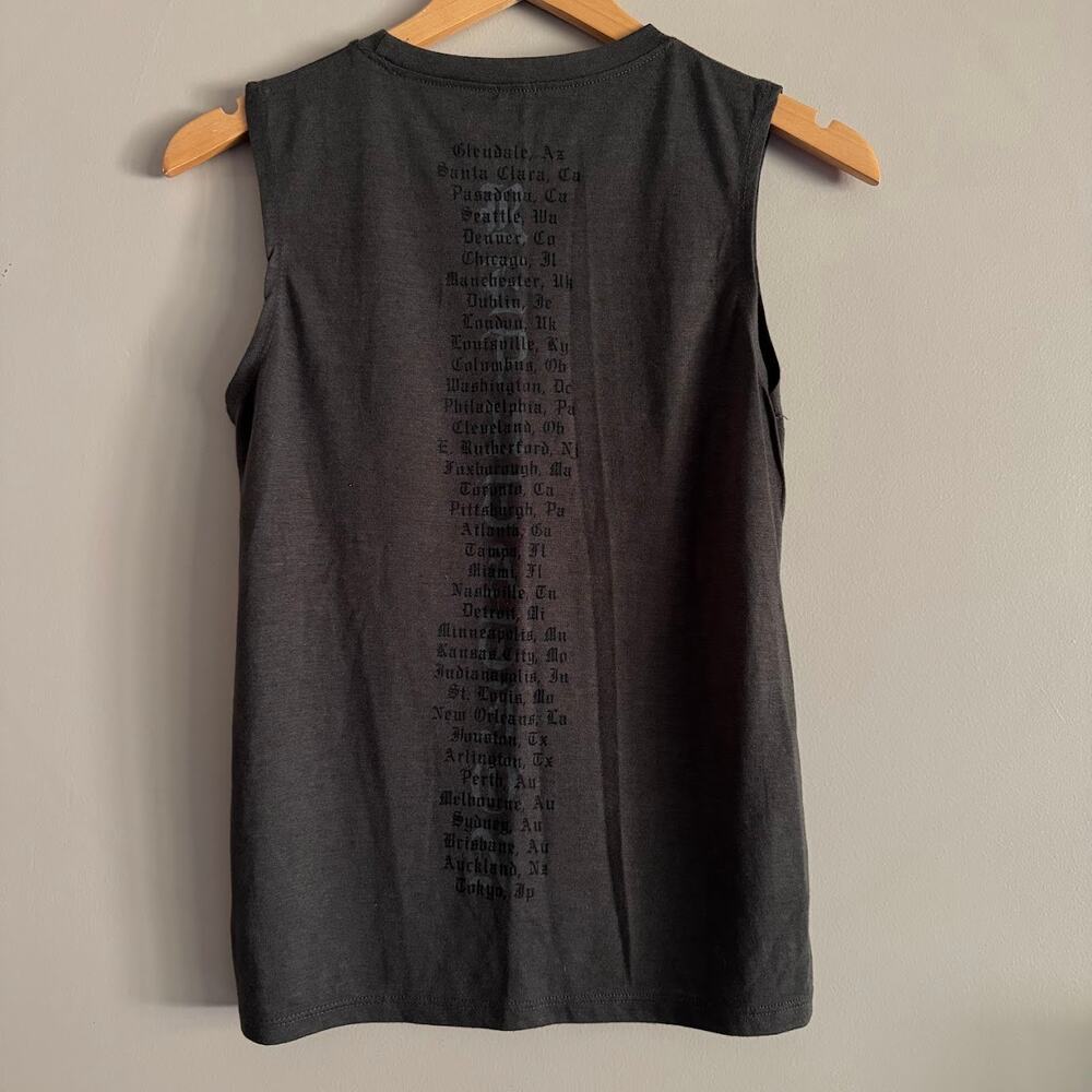 Taylor Swift Reputation Tour Sleeveless Muscle Tee Tank Top Gray Snake Small - Picture 2 of 3